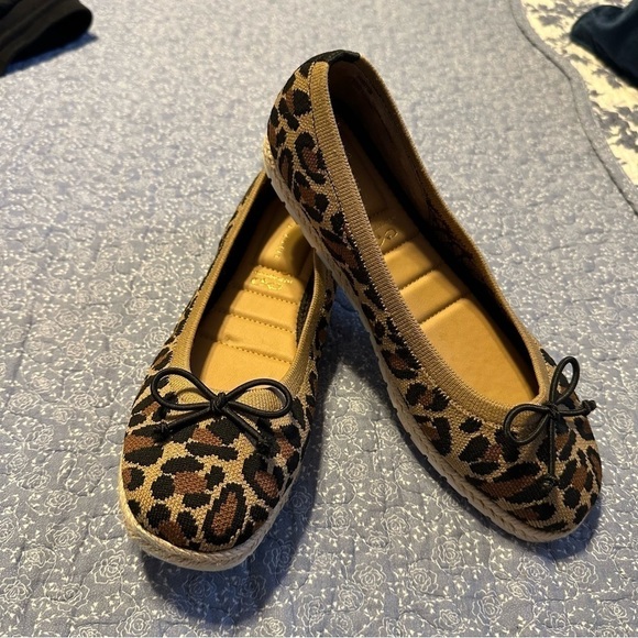 Kelly & Katie Ballet Flats Slip On Leopard Print Espadrille Shoes Comfy Size 7 - Picture 2 of 9